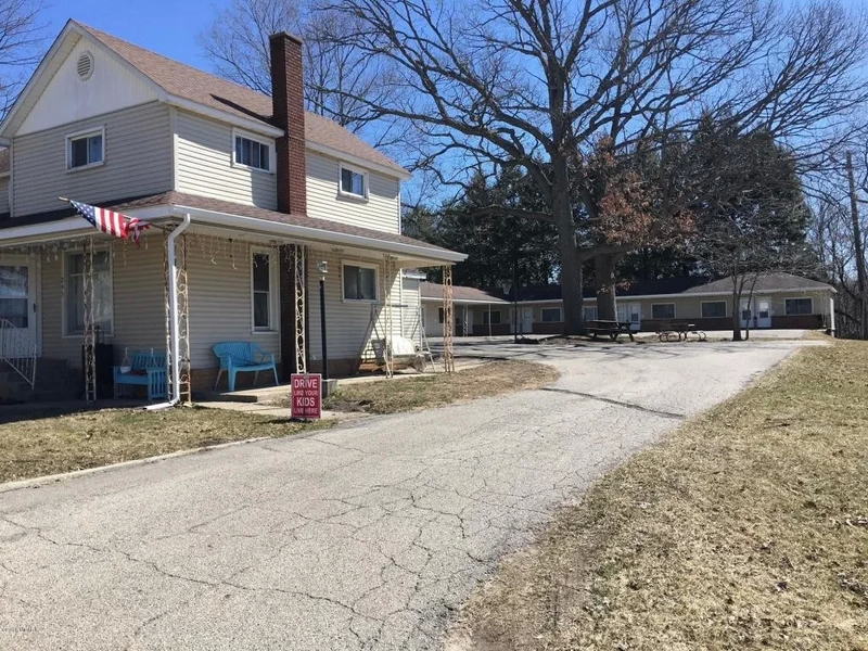 New Michigan Motel (Barnes Motel) - From Real Estate Listing 2022 (newer photo)